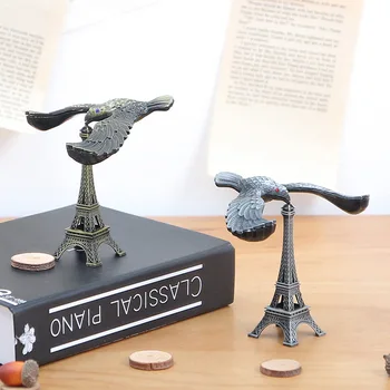 Loomingulise tasakaalu, eagle raskuse lind teenetemärgi mudel, lapse sünnipäeva kingitus metallist Eiffeli Torn teenetemärgi ，tasuta tarne