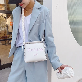Naiste kott 2020 populaarne disainer uus mood lady messenger bag mood kirja õlakott PU (solid color lady väike ruut kott